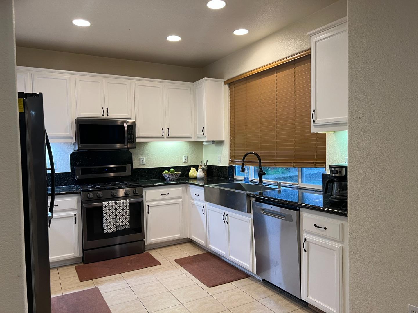 Detail Gallery Image 2 of 18 For 4130 Shelter Cove Ct, Antioch,  CA 94531 - 4 Beds | 3 Baths