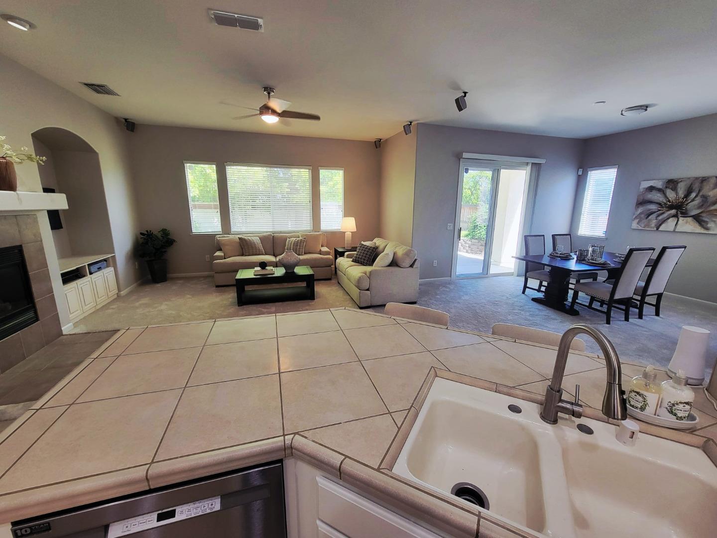 Detail Gallery Image 19 of 36 For 9608 Crystal Bay Ln, Elk Grove,  CA 95758 - 2 Beds | 2 Baths
