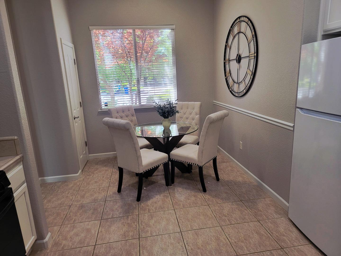 Detail Gallery Image 24 of 36 For 9608 Crystal Bay Ln, Elk Grove,  CA 95758 - 2 Beds | 2 Baths