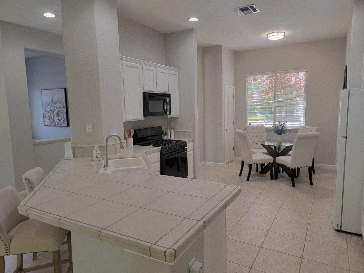 Detail Gallery Image 25 of 36 For 9608 Crystal Bay Ln, Elk Grove,  CA 95758 - 2 Beds | 2 Baths