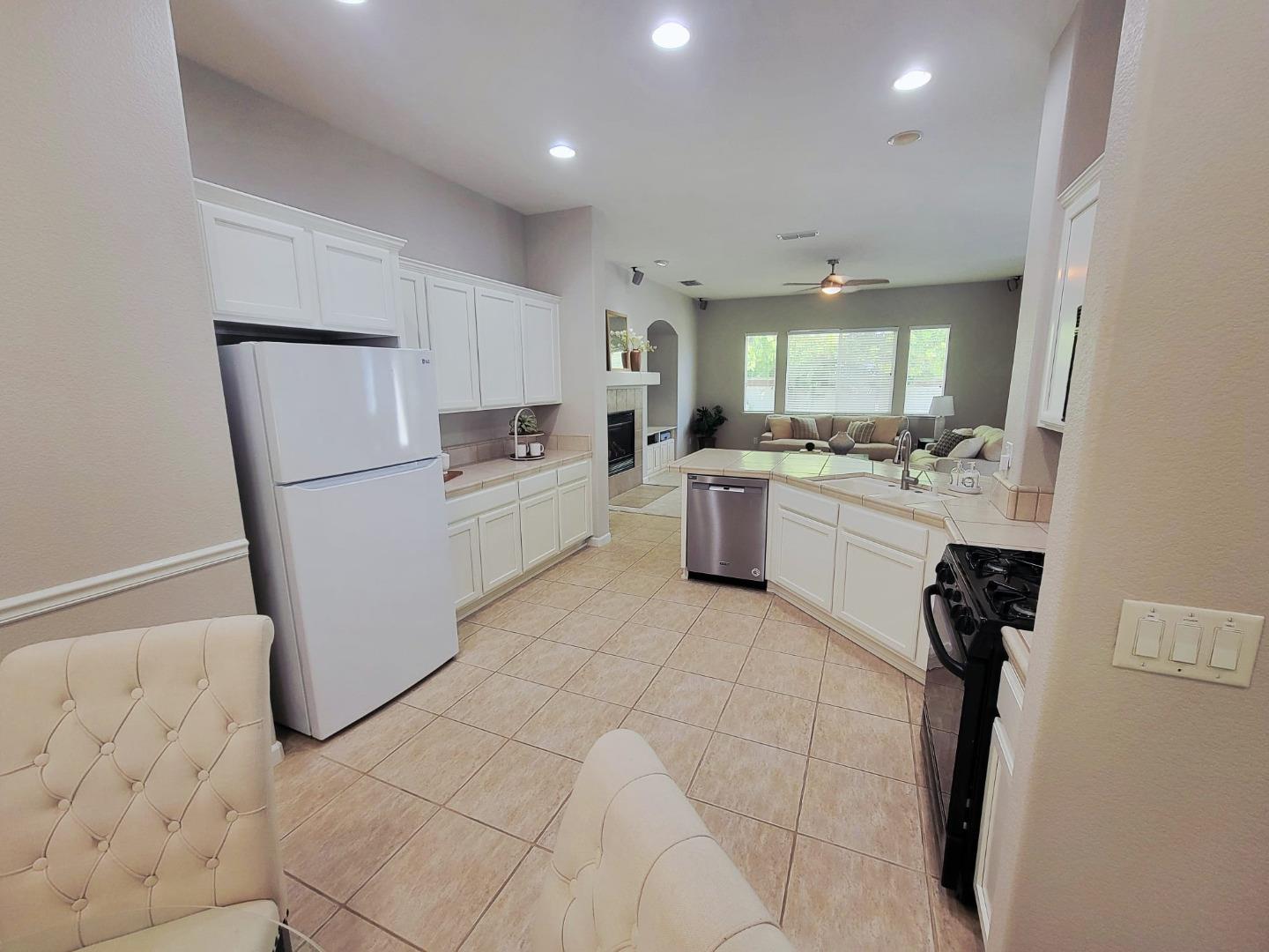 Detail Gallery Image 29 of 36 For 9608 Crystal Bay Ln, Elk Grove,  CA 95758 - 2 Beds | 2 Baths
