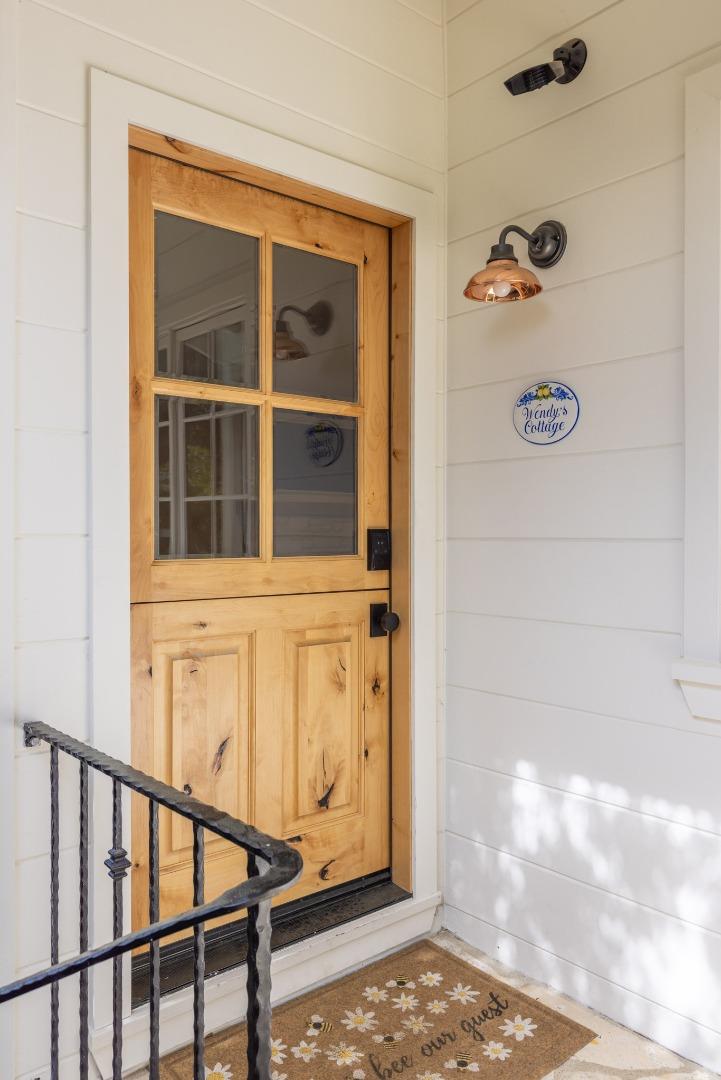Detail Gallery Image 2 of 18 For 24571 Portola Ave, Carmel,  CA 93923 - 3 Beds | 2 Baths