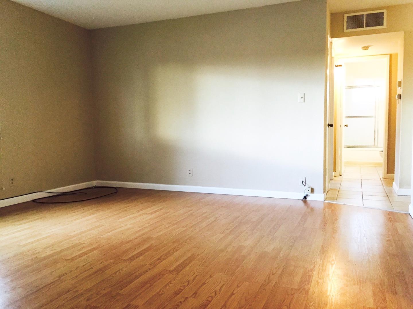 Detail Gallery Image 7 of 32 For 1719 Ross Cir, San Jose,  CA 95124 - – Beds | – Baths