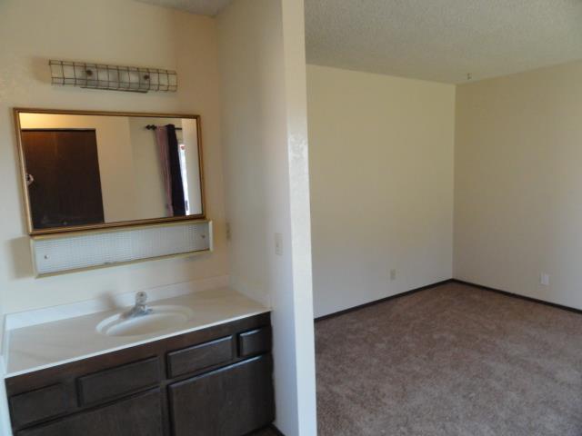 Detail Gallery Image 12 of 14 For 3137 Lake Dr, Marina,  CA 93933 - 3 Beds | 2 Baths