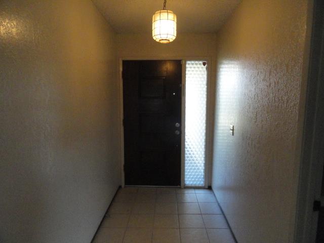 Detail Gallery Image 3 of 14 For 3137 Lake Dr, Marina,  CA 93933 - 3 Beds | 2 Baths