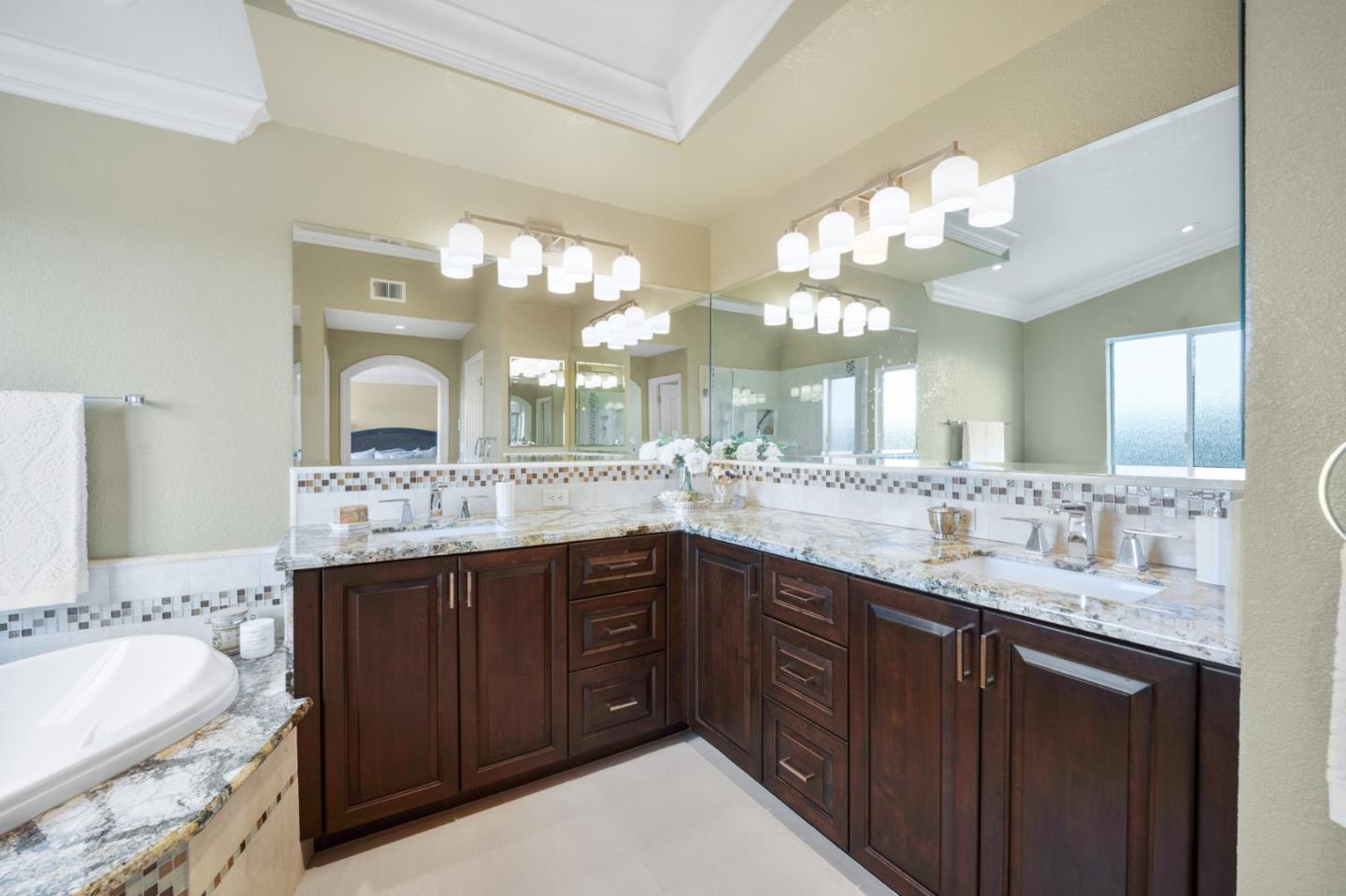 Detail Gallery Image 25 of 41 For 1450 Seville Dr, Morgan Hill,  CA 95037 - 5 Beds | 3 Baths