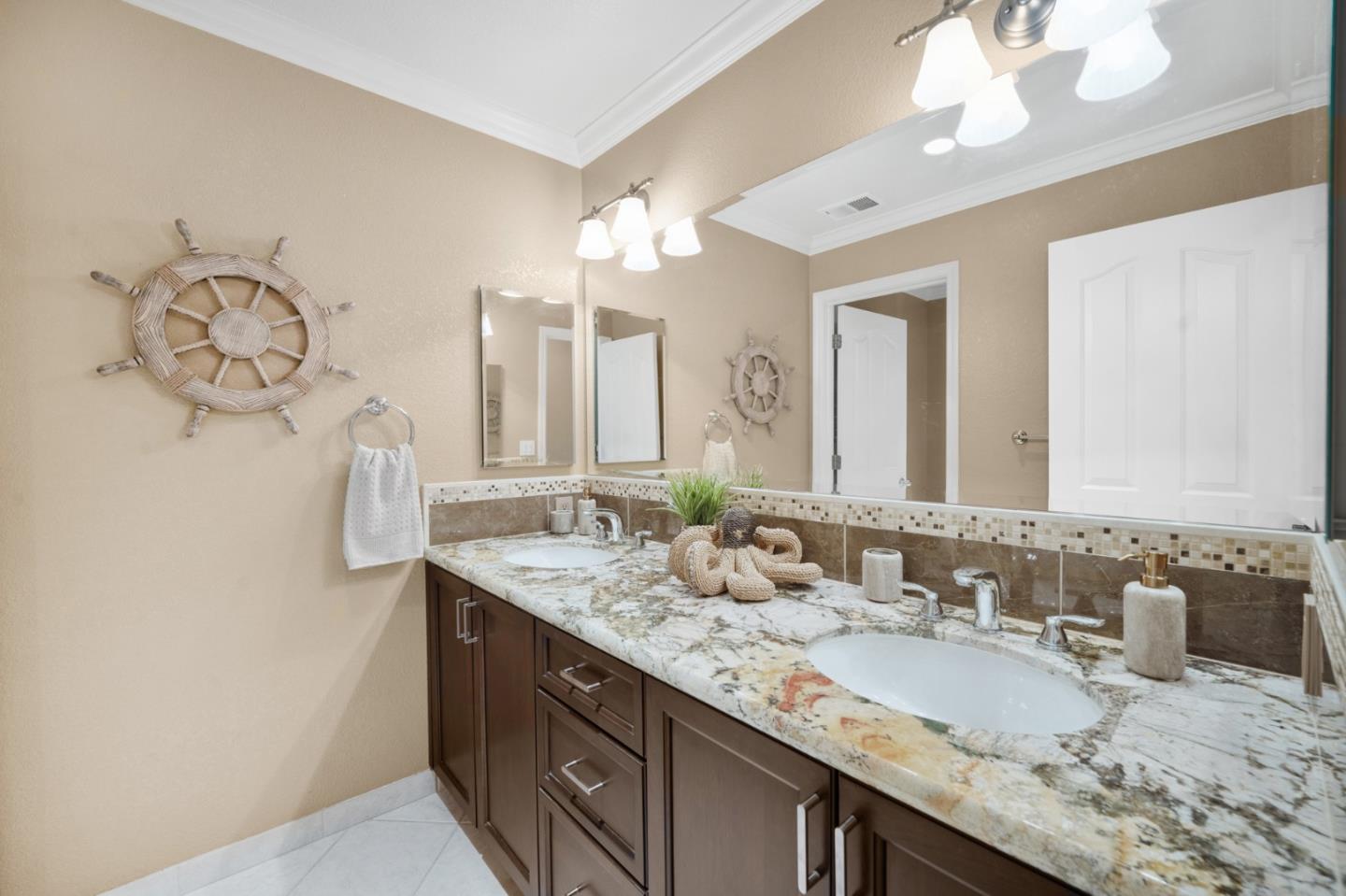Detail Gallery Image 31 of 41 For 1450 Seville Dr, Morgan Hill,  CA 95037 - 5 Beds | 3 Baths