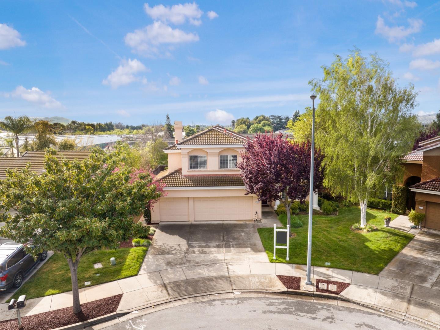 Detail Gallery Image 4 of 41 For 1450 Seville Dr, Morgan Hill,  CA 95037 - 5 Beds | 3 Baths