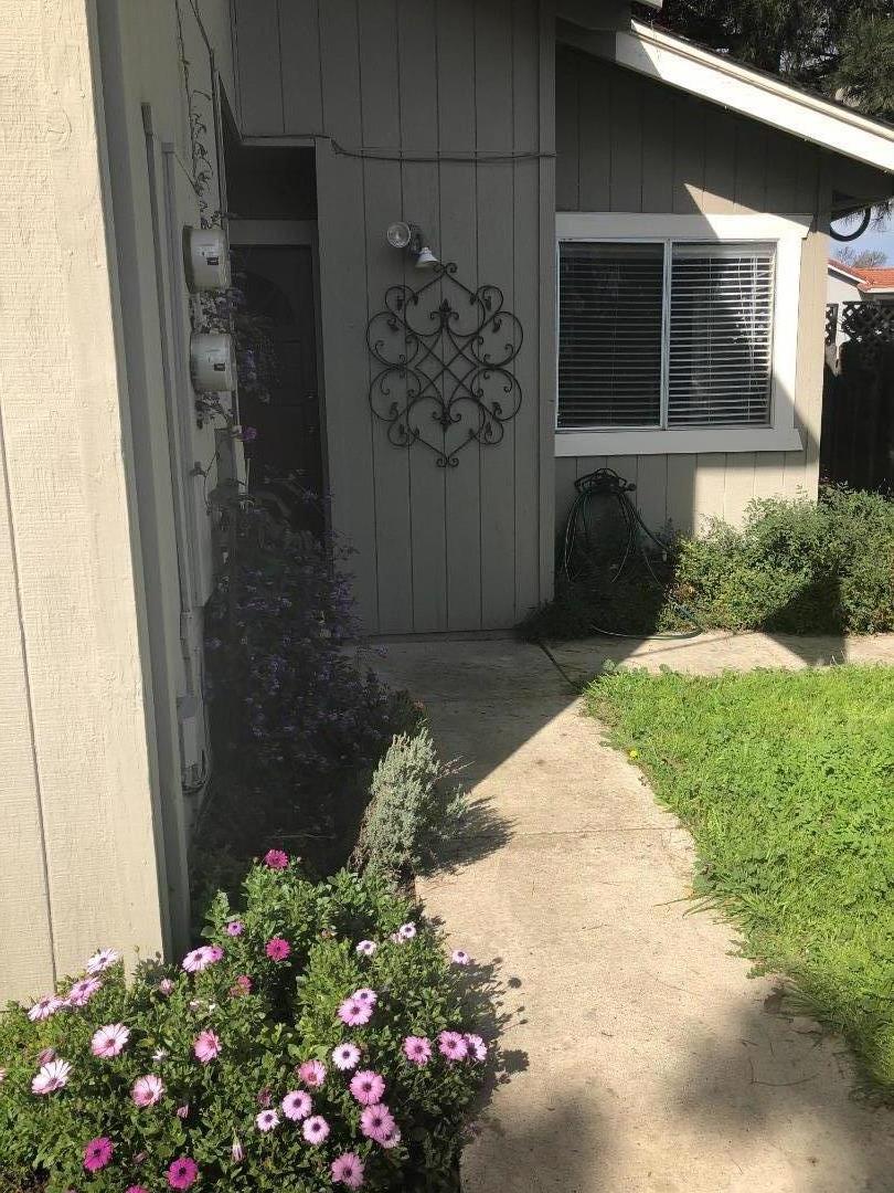 Detail Gallery Image 2 of 5 For 17295 Markross Ct, Morgan Hill,  CA 95037 - – Beds | – Baths