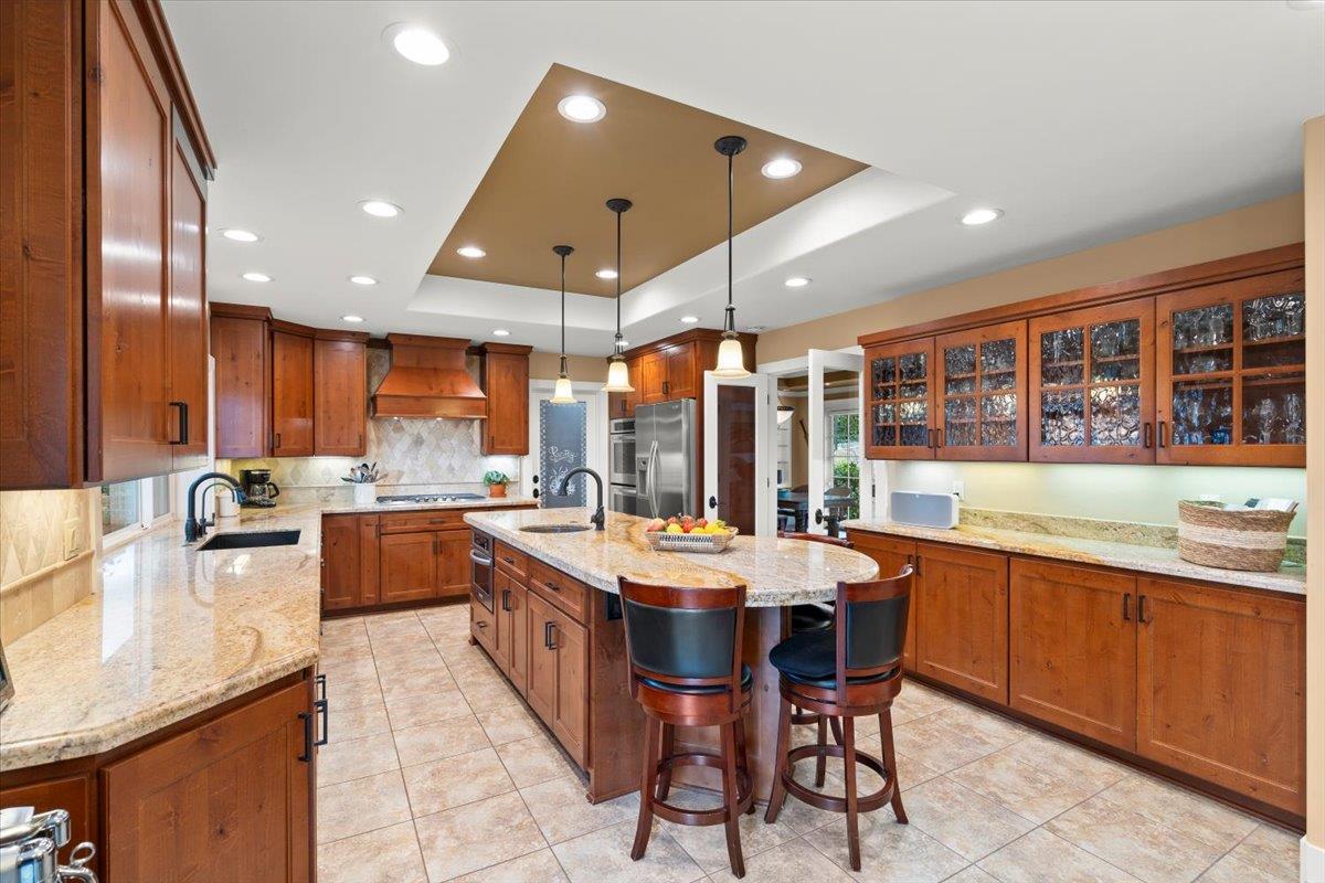 Detail Gallery Image 10 of 38 For 15850 Jackson Oaks Dr, Morgan Hill,  CA 95037 - 4 Beds | 3 Baths