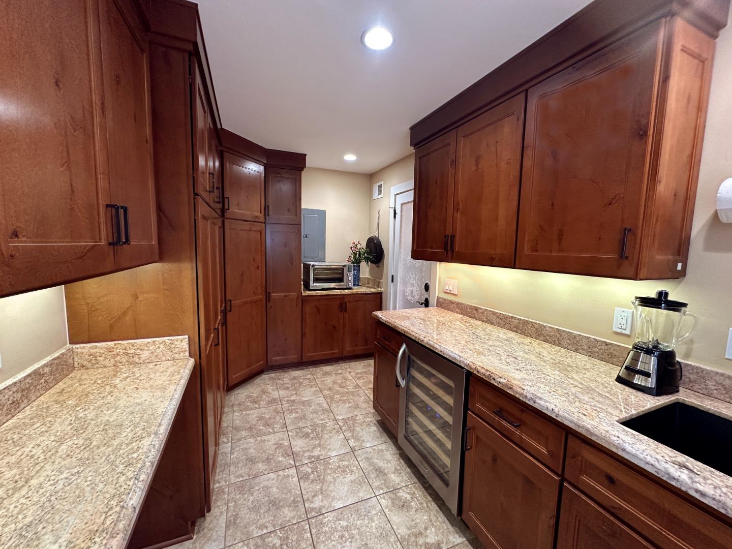 Detail Gallery Image 11 of 38 For 15850 Jackson Oaks Dr, Morgan Hill,  CA 95037 - 4 Beds | 3 Baths
