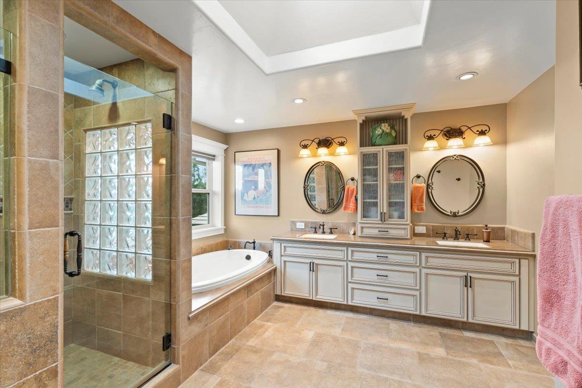 Detail Gallery Image 18 of 38 For 15850 Jackson Oaks Dr, Morgan Hill,  CA 95037 - 4 Beds | 3 Baths