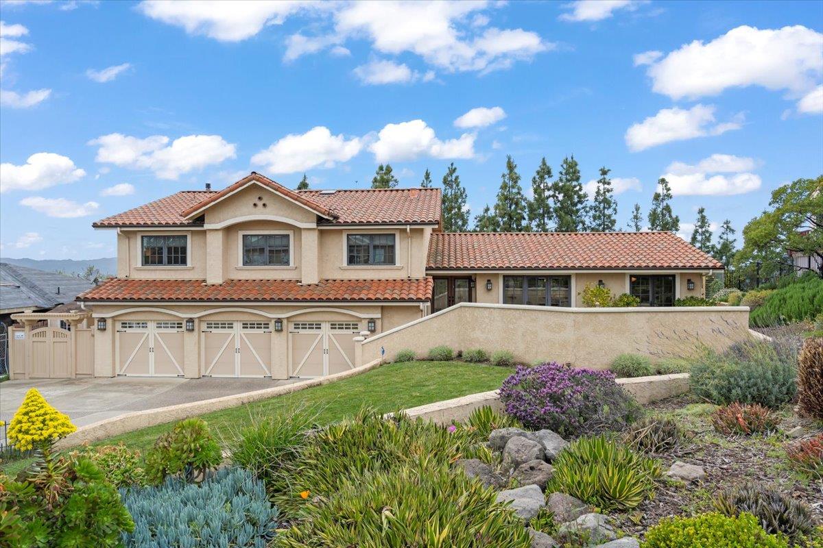 Detail Gallery Image 2 of 38 For 15850 Jackson Oaks Dr, Morgan Hill,  CA 95037 - 4 Beds | 3 Baths