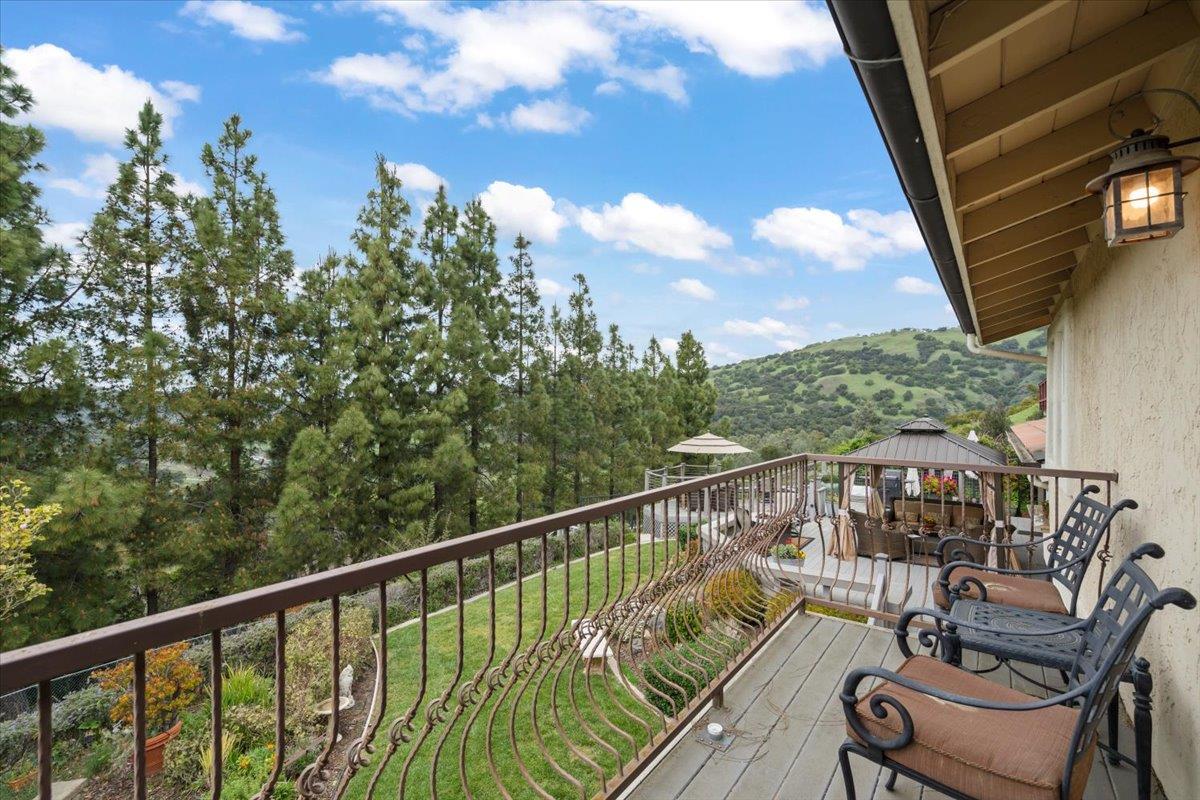 Detail Gallery Image 26 of 38 For 15850 Jackson Oaks Dr, Morgan Hill,  CA 95037 - 4 Beds | 3 Baths
