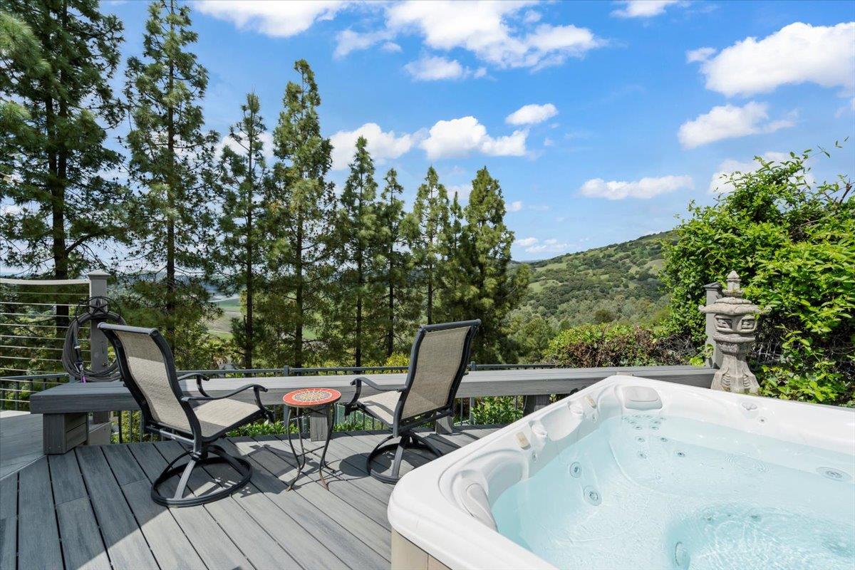 Detail Gallery Image 30 of 38 For 15850 Jackson Oaks Dr, Morgan Hill,  CA 95037 - 4 Beds | 3 Baths