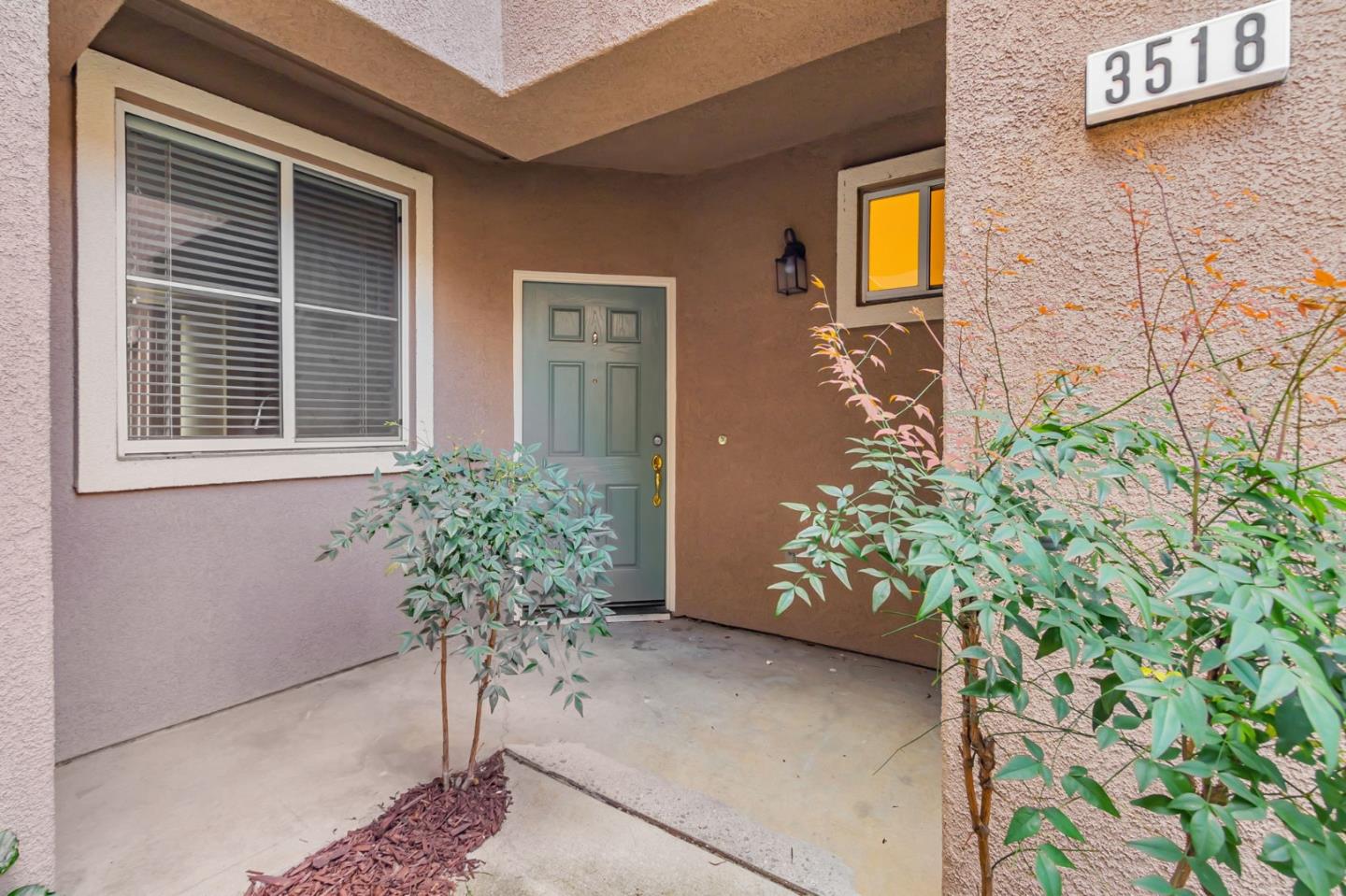Detail Gallery Image 2 of 31 For 3518 Jasmine Cir, San Jose,  CA 95135 - 3 Beds | 2/1 Baths