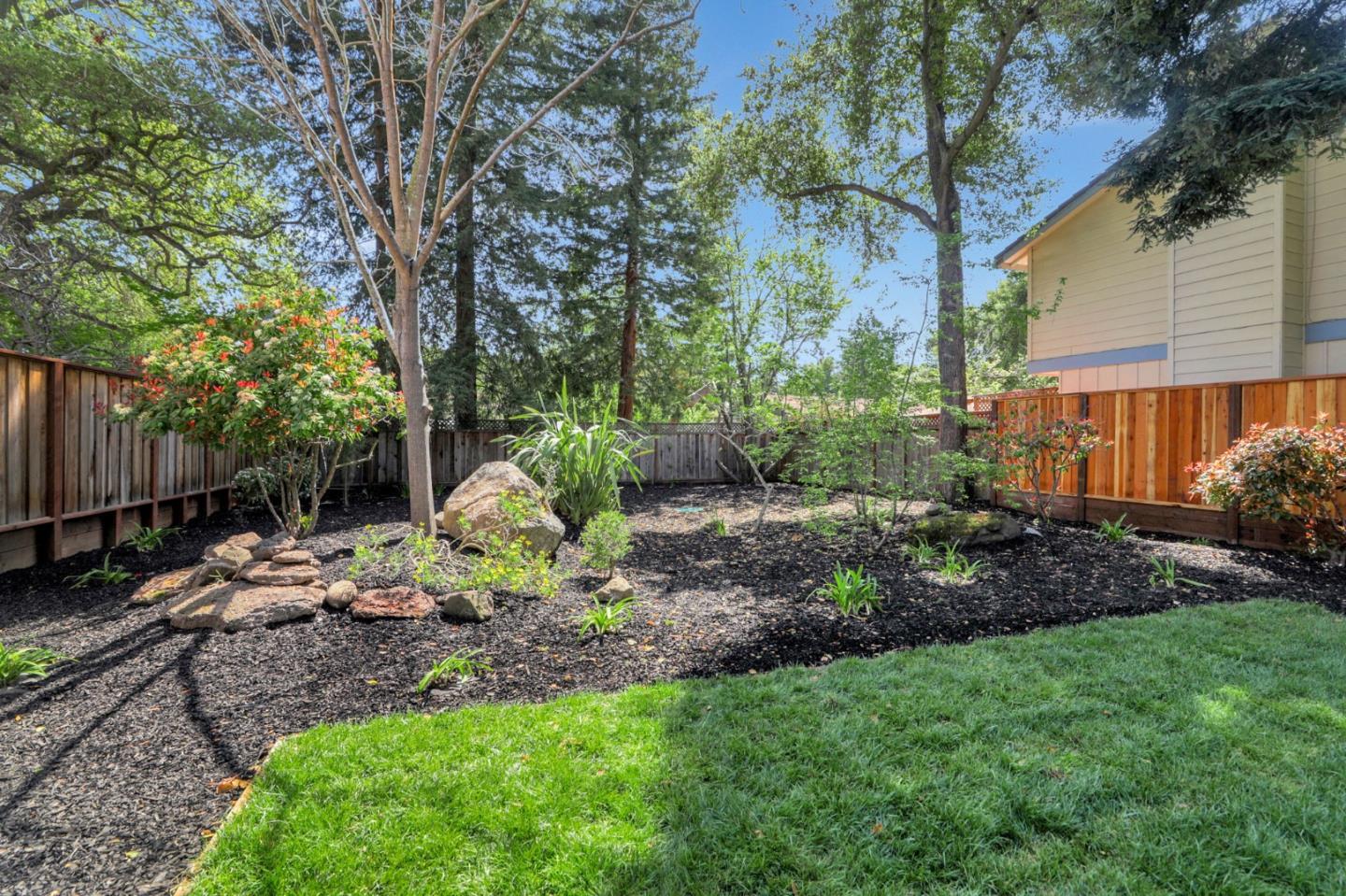 Detail Gallery Image 66 of 89 For 546 9th Ave, Menlo Park,  CA 94025 - 4 Beds | 4/1 Baths