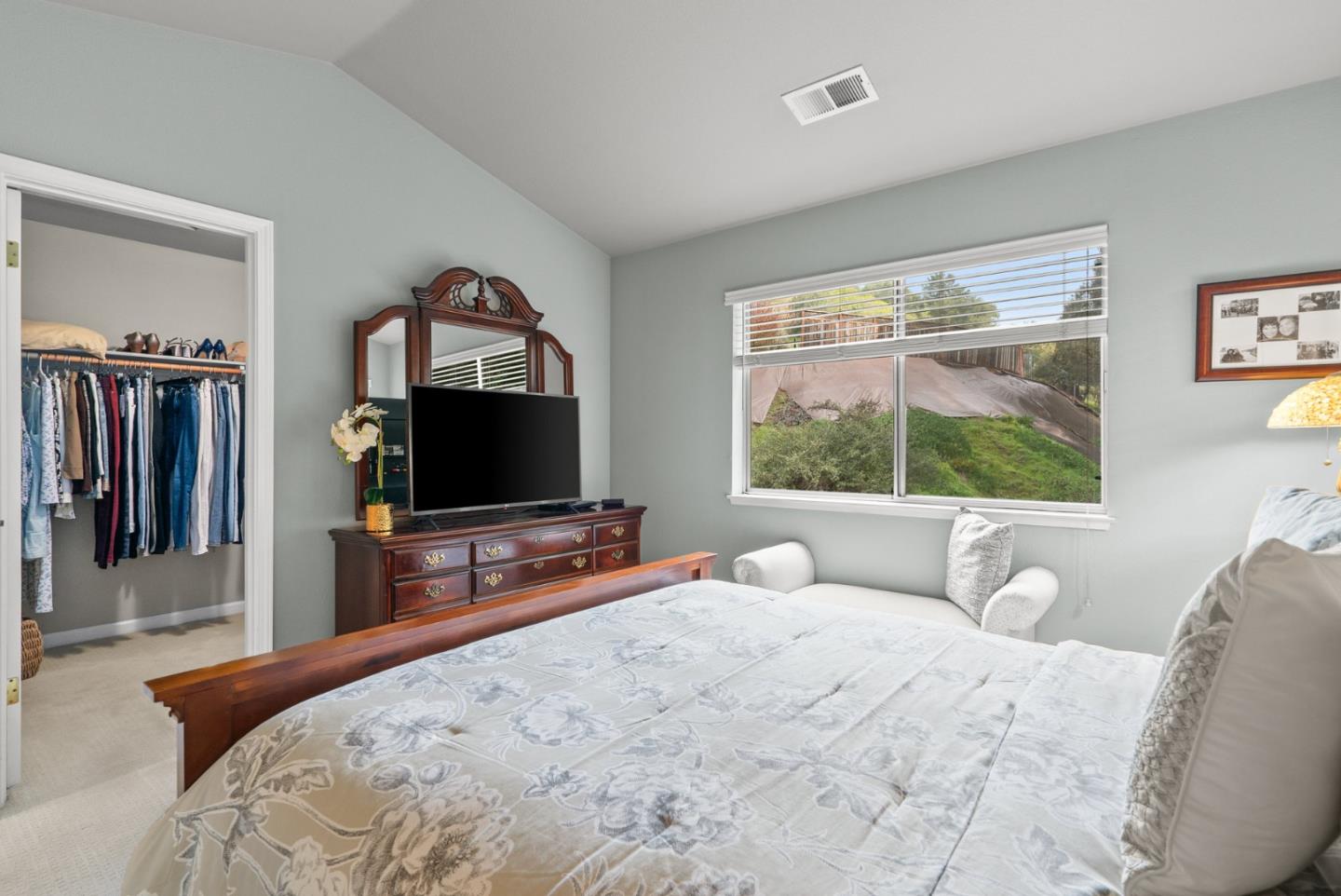 Detail Gallery Image 14 of 26 For 120 Claremont Terrace, Santa Cruz,  CA 95060 - 2 Beds | 2/1 Baths