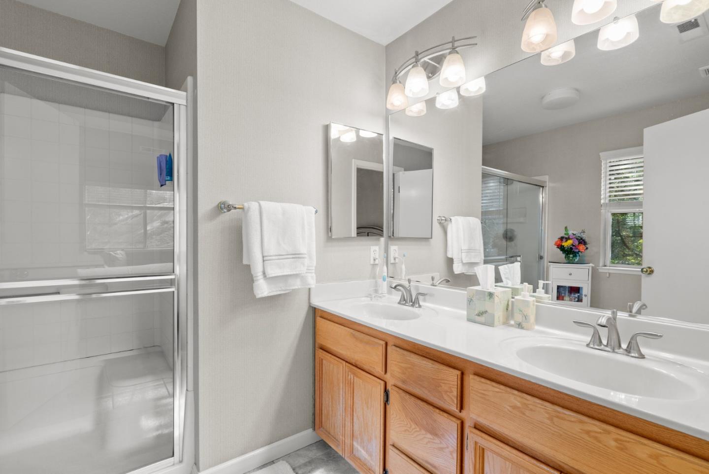 Detail Gallery Image 16 of 26 For 120 Claremont Terrace, Santa Cruz,  CA 95060 - 2 Beds | 2/1 Baths