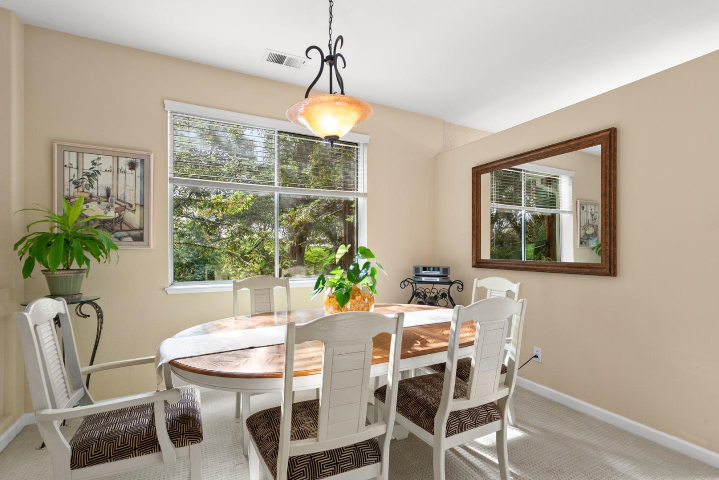 Detail Gallery Image 2 of 26 For 120 Claremont Terrace, Santa Cruz,  CA 95060 - 2 Beds | 2/1 Baths