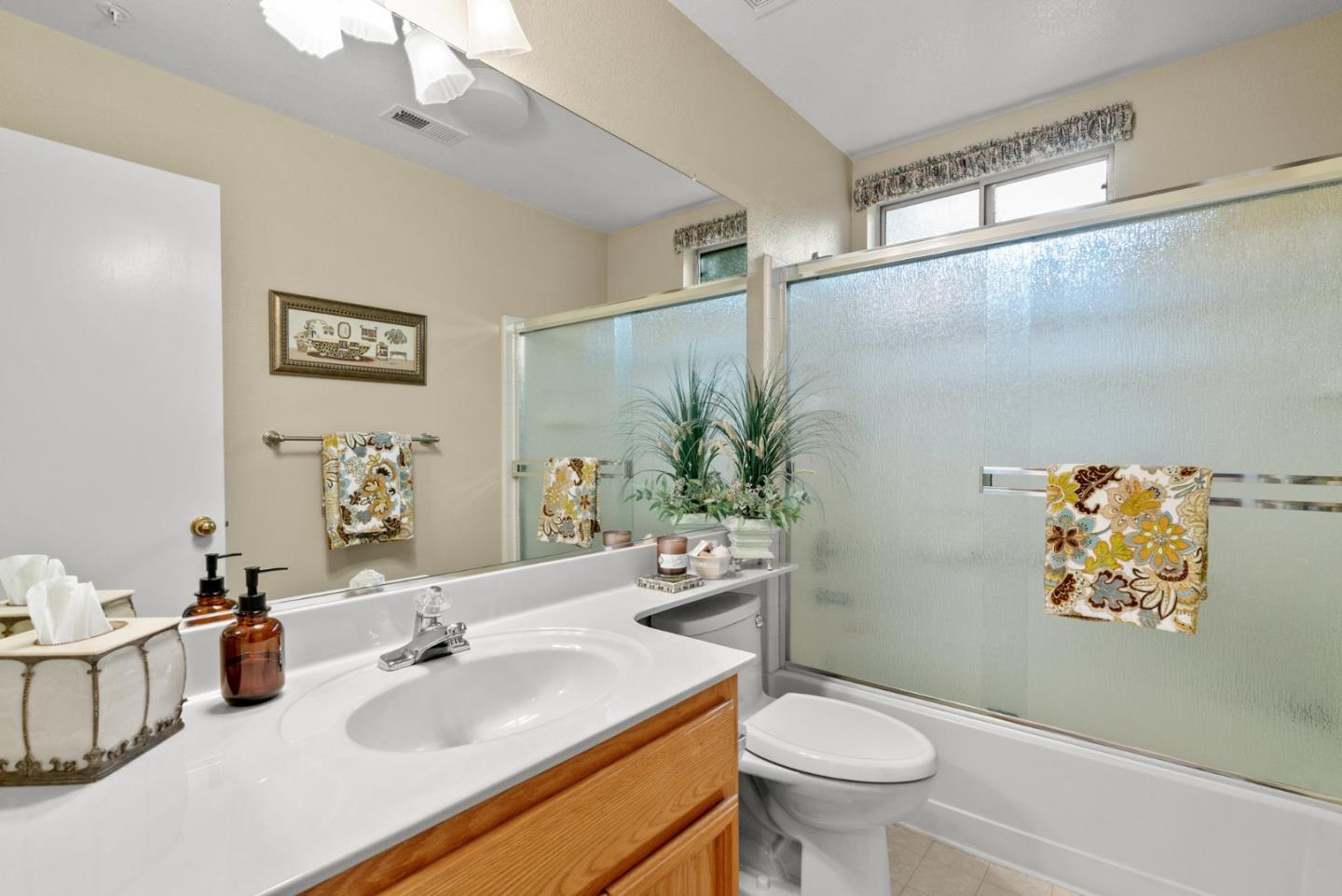 Detail Gallery Image 20 of 26 For 120 Claremont Terrace, Santa Cruz,  CA 95060 - 2 Beds | 2/1 Baths
