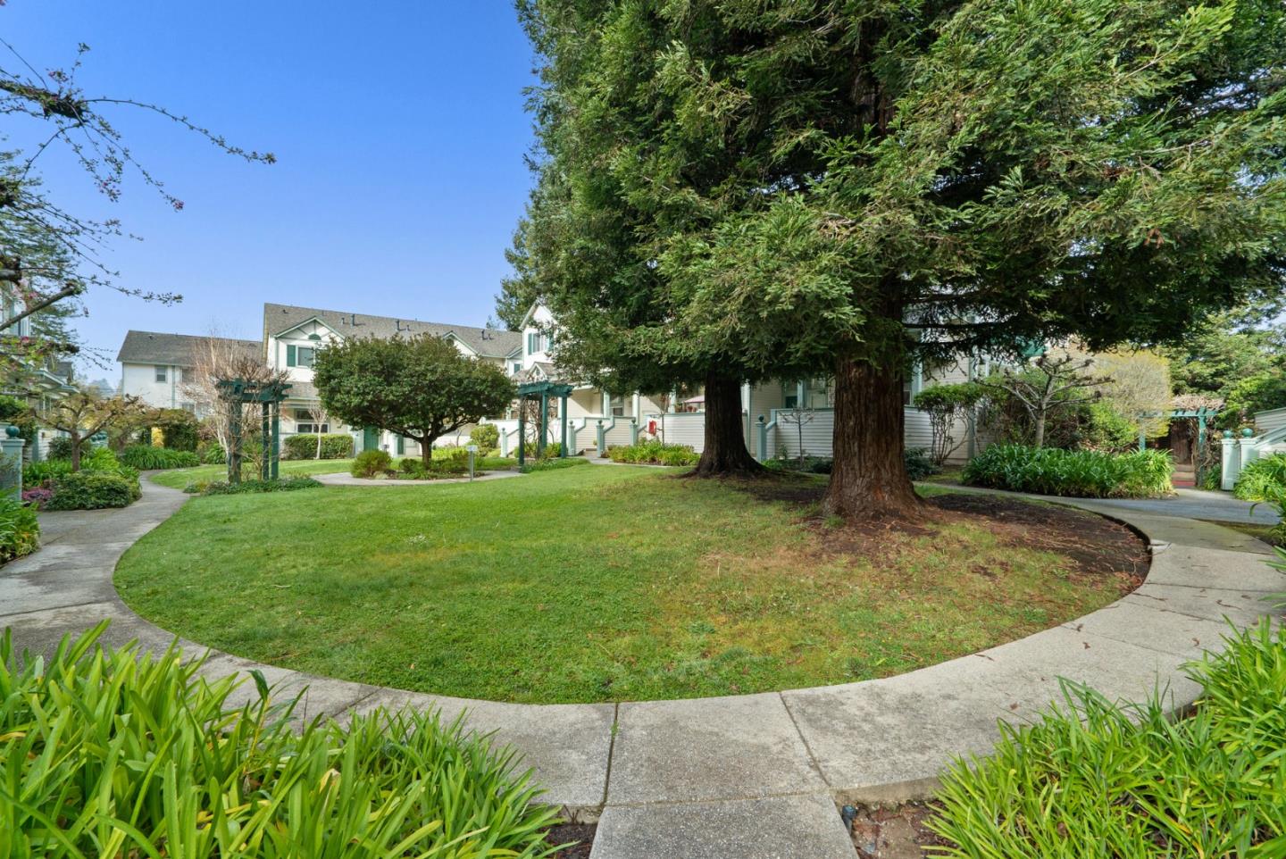 Detail Gallery Image 21 of 26 For 120 Claremont Terrace, Santa Cruz,  CA 95060 - 2 Beds | 2/1 Baths