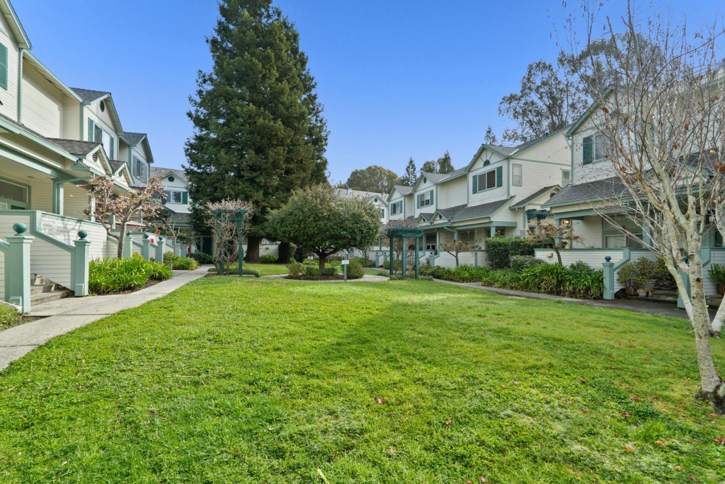 Detail Gallery Image 22 of 26 For 120 Claremont Terrace, Santa Cruz,  CA 95060 - 2 Beds | 2/1 Baths