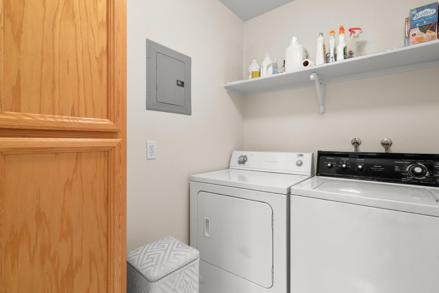 Detail Gallery Image 25 of 26 For 120 Claremont Terrace, Santa Cruz,  CA 95060 - 2 Beds | 2/1 Baths