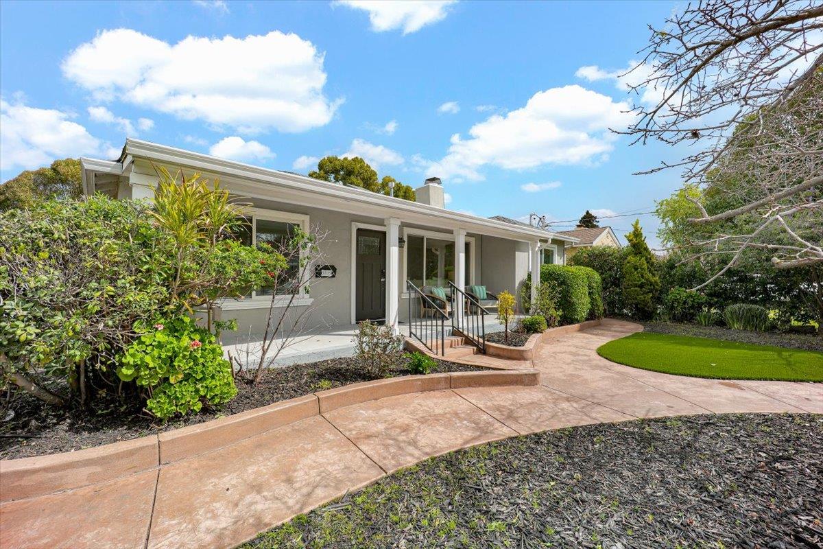 Detail Gallery Image 2 of 46 For 3335 Spring St, Redwood City,  CA 94063 - 6 Beds | 4 Baths
