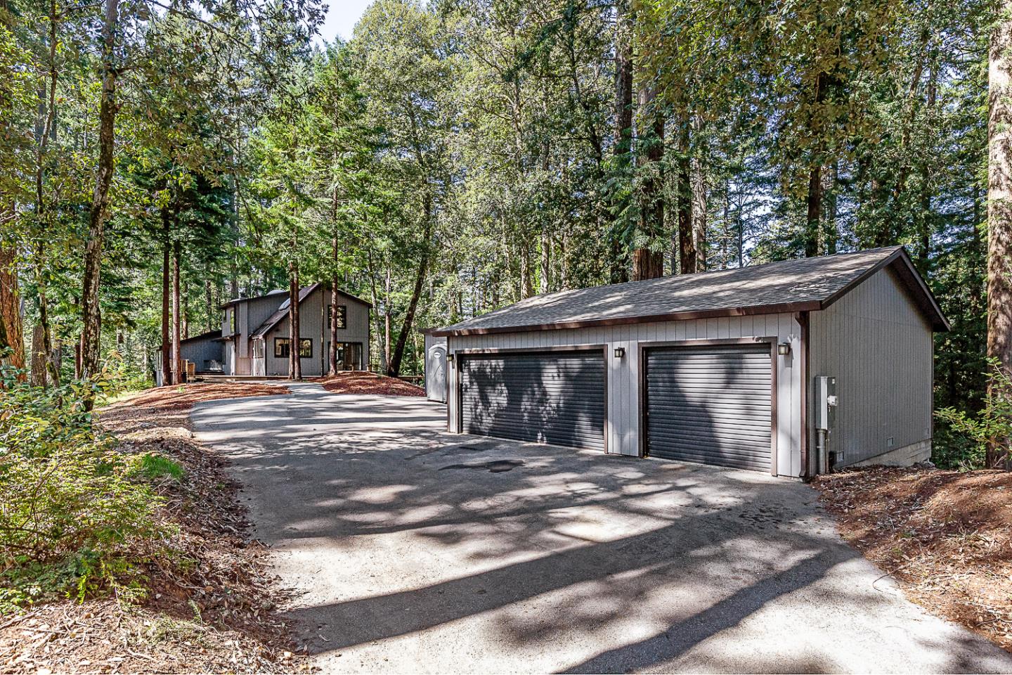 Detail Gallery Image 2 of 22 For 101 Laughing Cow Rd, Woodside,  CA 94062 - 3 Beds | 2 Baths