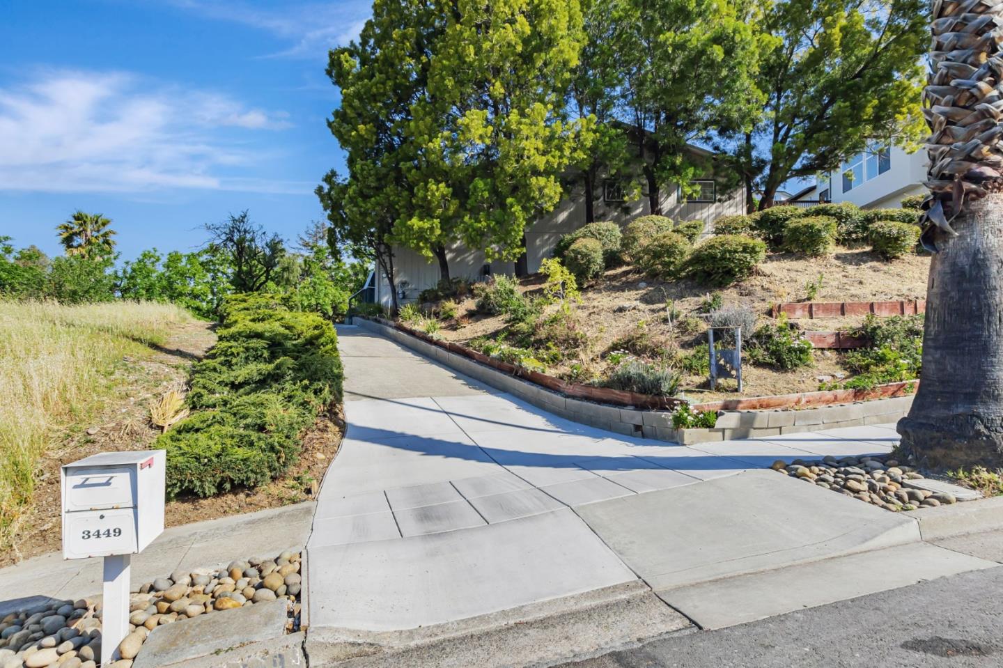 Detail Gallery Image 77 of 97 For 3449 Suncrest Ave, San Jose,  CA 95132 - 5 Beds | 2/1 Baths