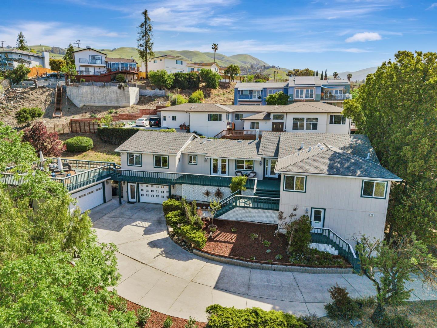 Detail Gallery Image 80 of 97 For 3449 Suncrest Ave, San Jose,  CA 95132 - 5 Beds | 2/1 Baths