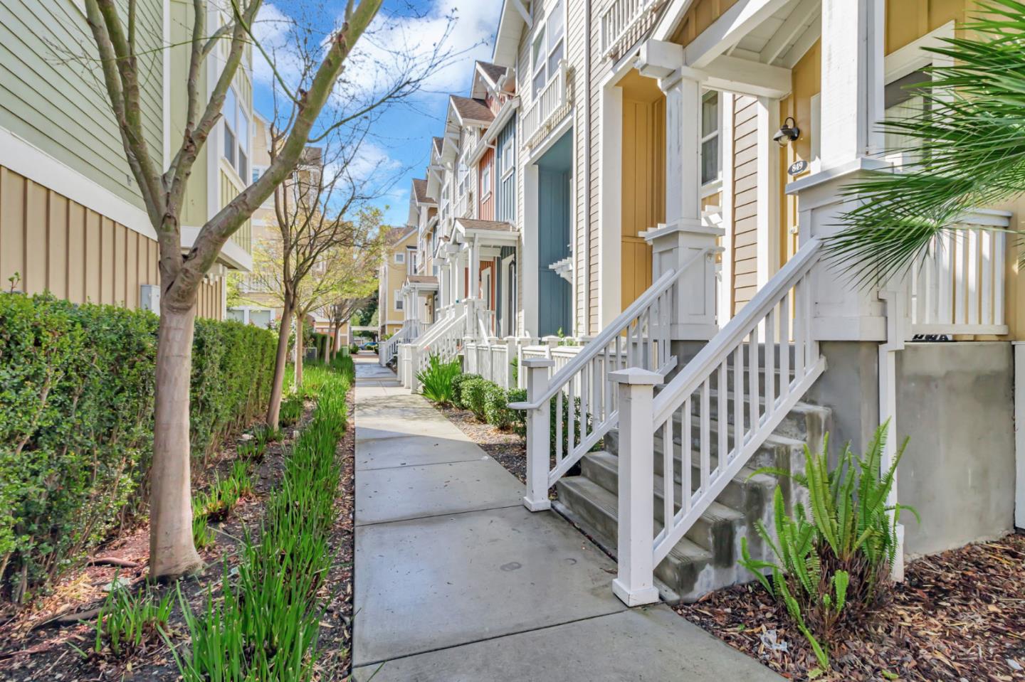 Detail Gallery Image 2 of 43 For 843 Avery Dr, Mountain View,  CA 94043 - 3 Beds | 2/1 Baths