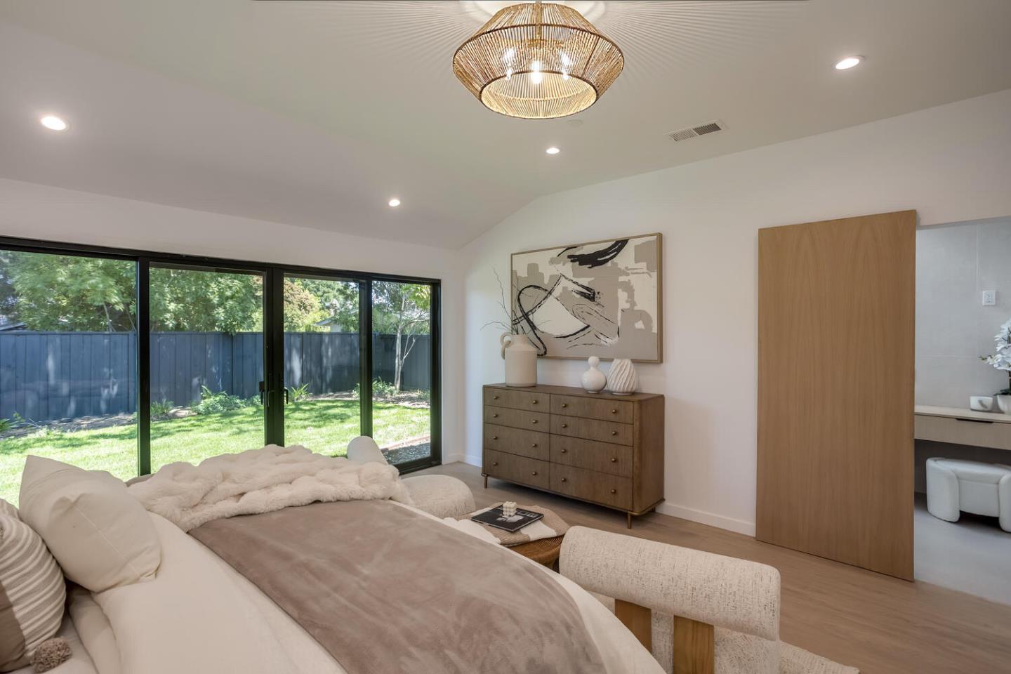 Detail Gallery Image 19 of 45 For 83 Sevilla Dr, Los Altos,  CA 94022 - 5 Beds | 5 Baths