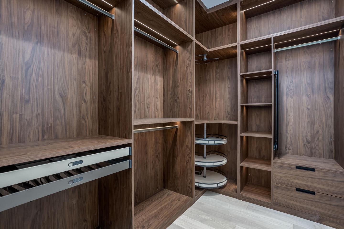 Detail Gallery Image 22 of 45 For 83 Sevilla Dr, Los Altos,  CA 94022 - 5 Beds | 5 Baths