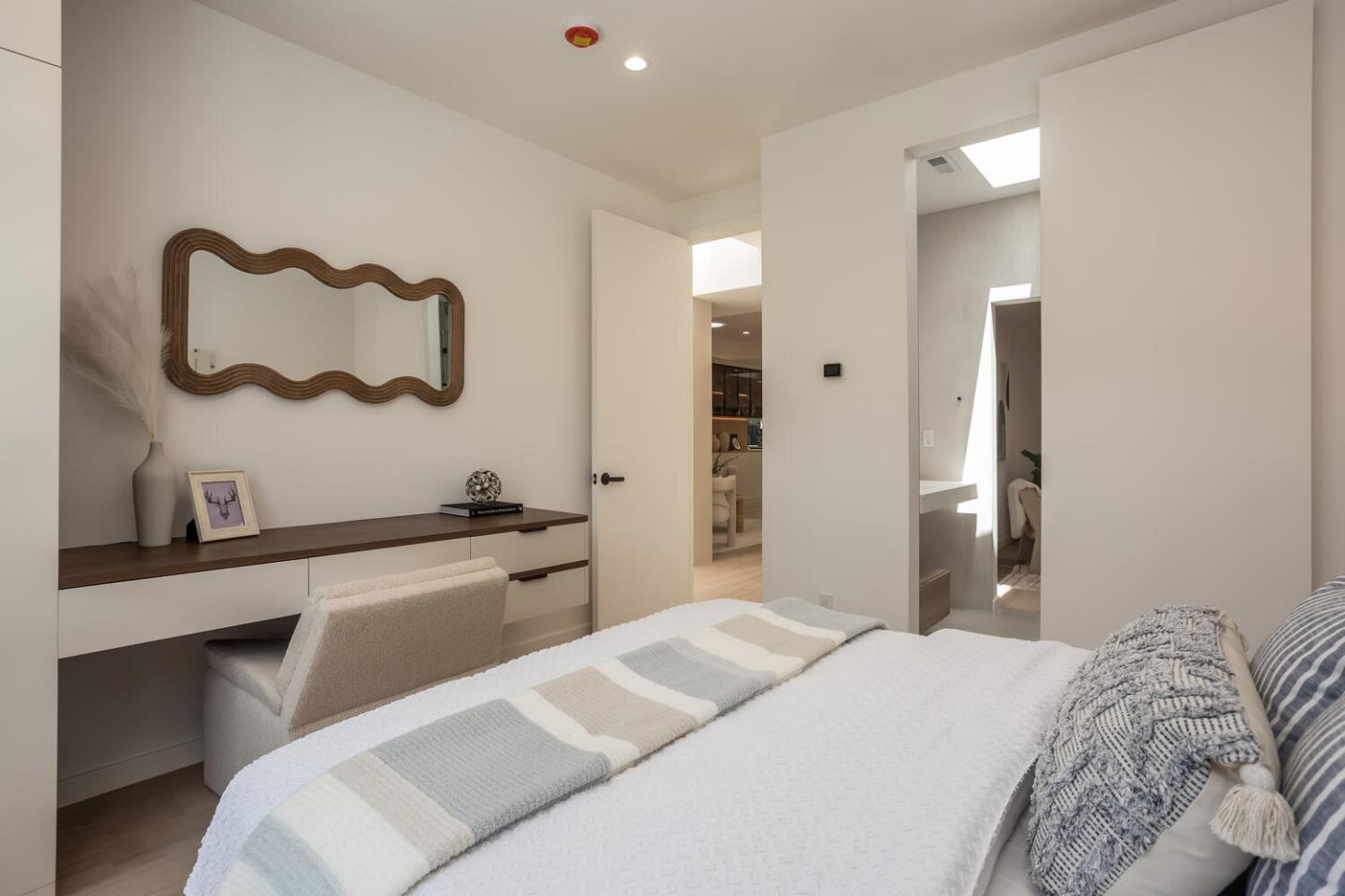 Detail Gallery Image 30 of 45 For 83 Sevilla Dr, Los Altos,  CA 94022 - 5 Beds | 5 Baths
