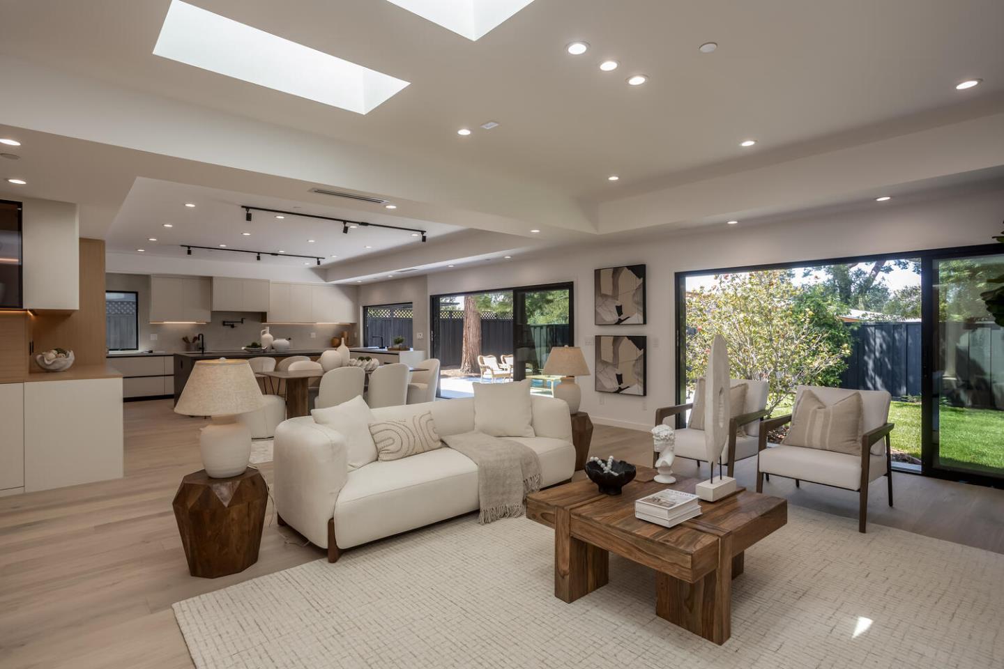 Detail Gallery Image 8 of 45 For 83 Sevilla Dr, Los Altos,  CA 94022 - 5 Beds | 5 Baths