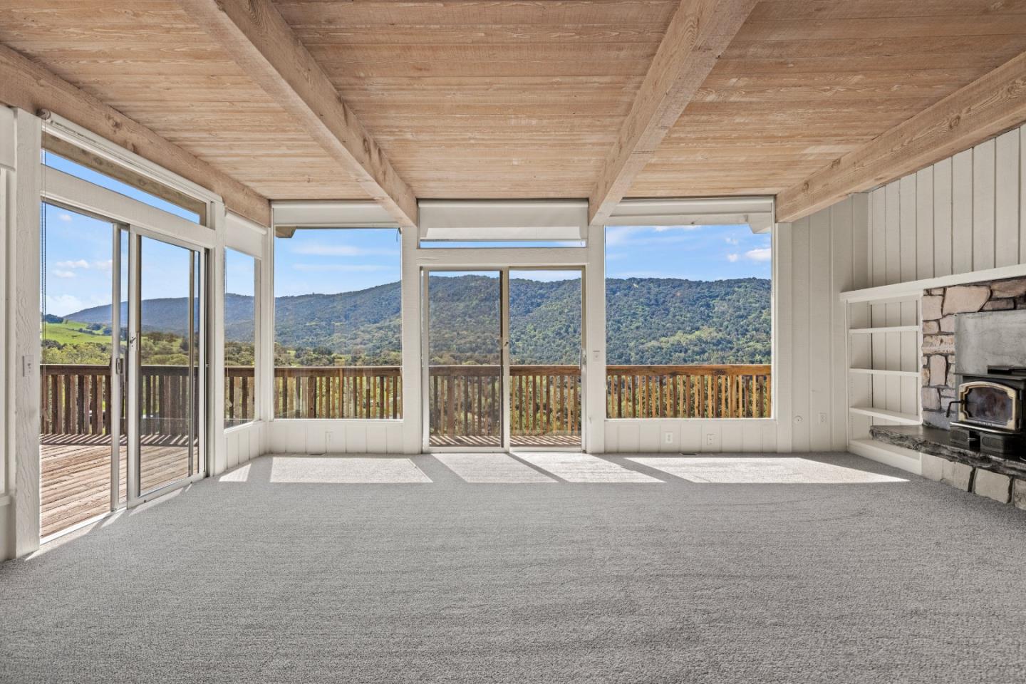 Detail Gallery Image 2 of 45 For 233 Vista Verde, Carmel Valley,  CA 93924 - 4 Beds | 3/1 Baths