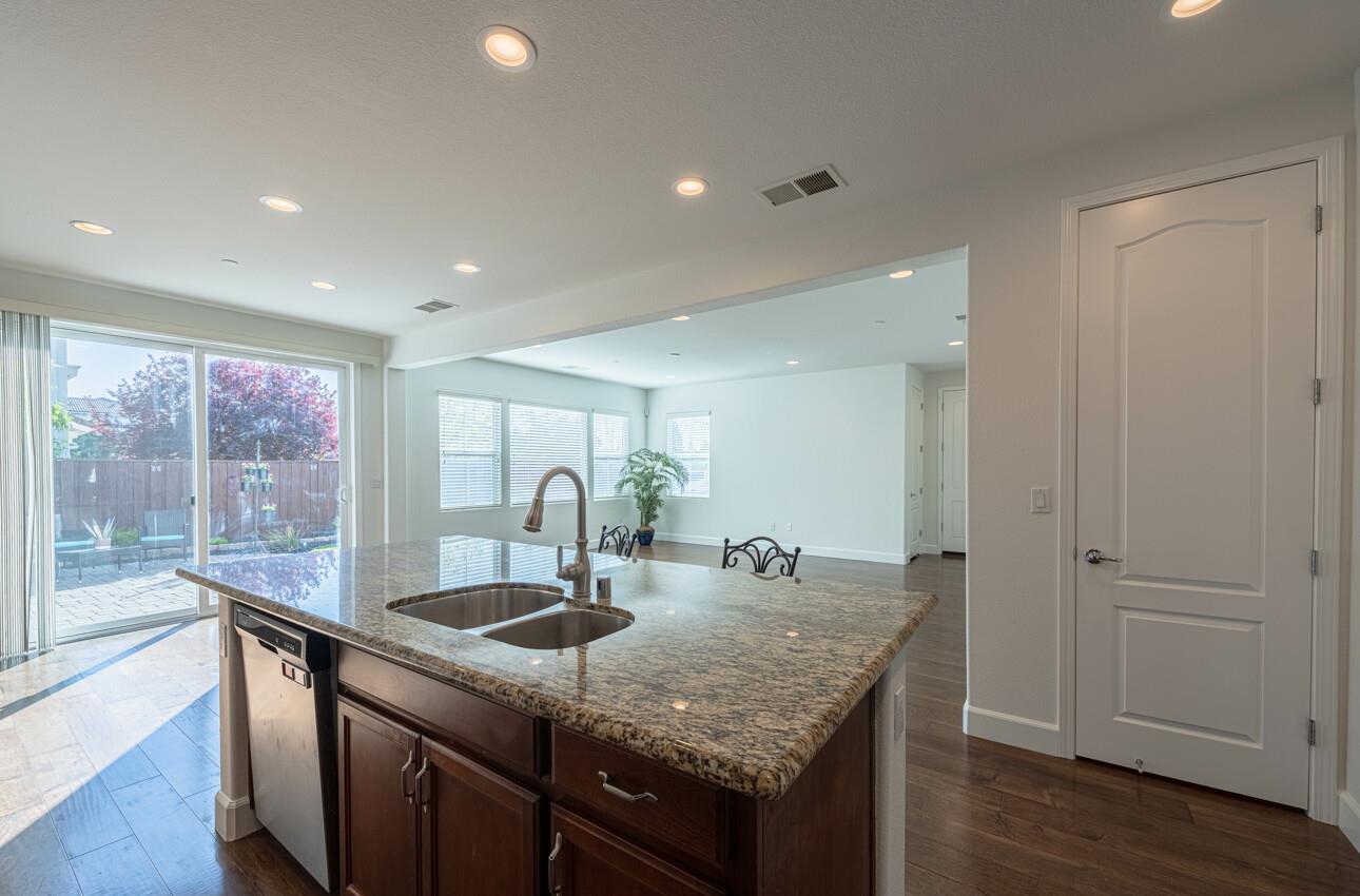 Detail Gallery Image 15 of 69 For 655 San Marino Ct, Morgan Hill,  CA 95037 - 4 Beds | 3 Baths