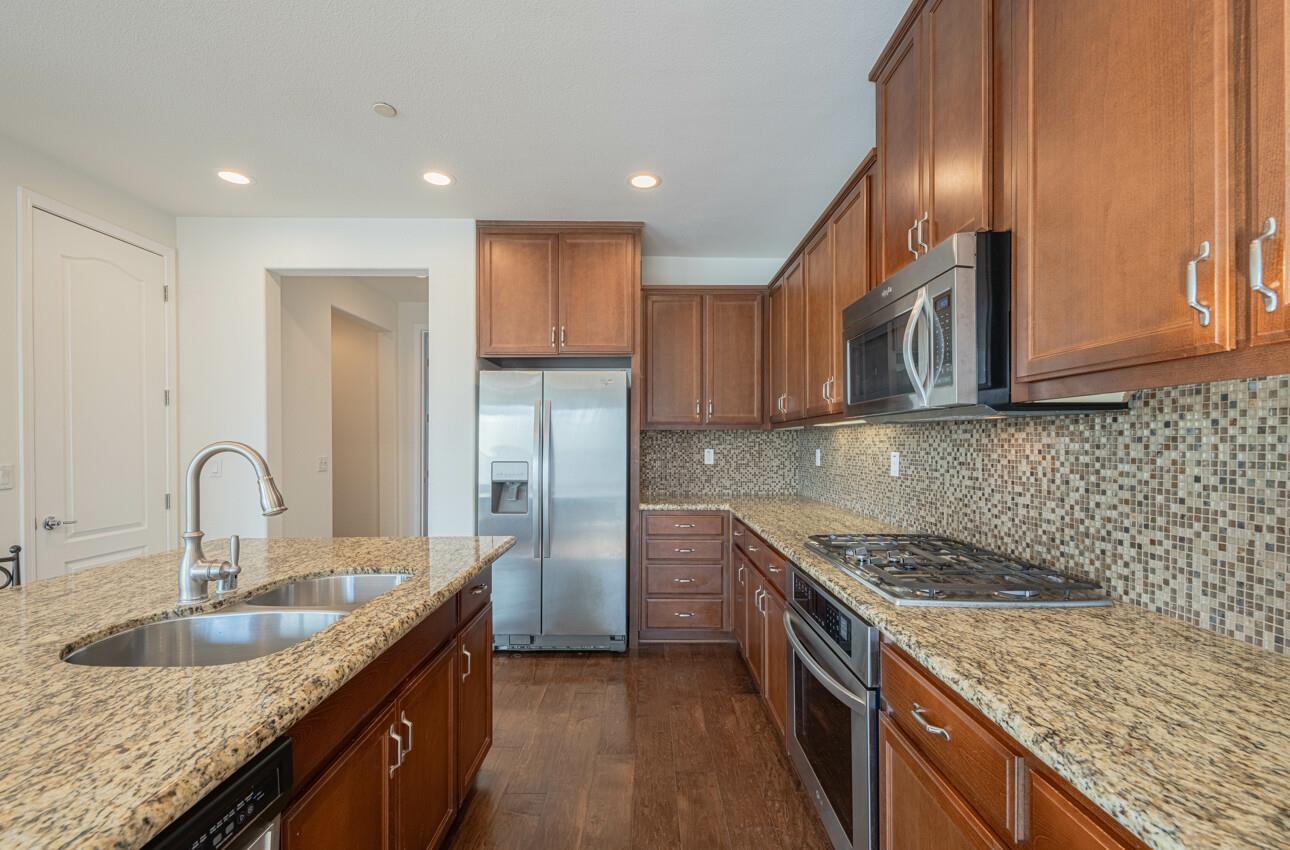 Detail Gallery Image 17 of 69 For 655 San Marino Ct, Morgan Hill,  CA 95037 - 4 Beds | 3 Baths