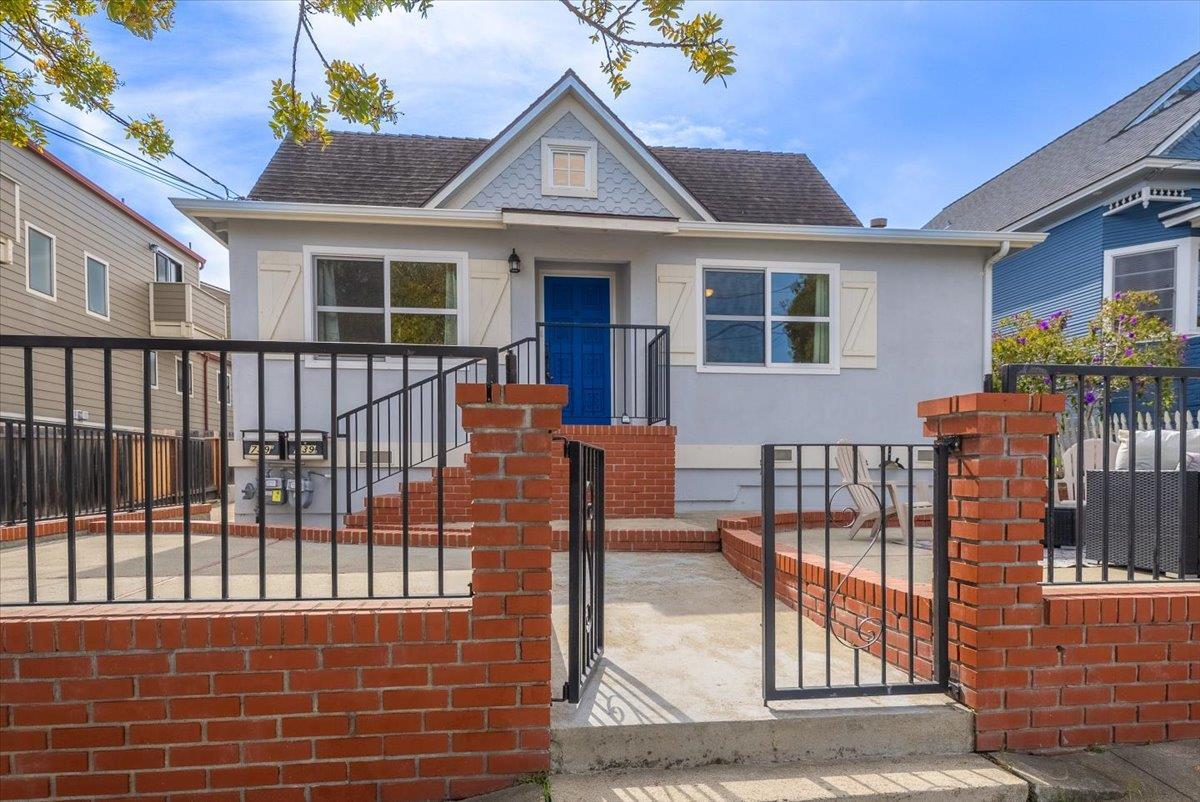 Detail Gallery Image 6 of 69 For 739 W Franklin St, Monterey,  CA 93940 - – Beds | – Baths