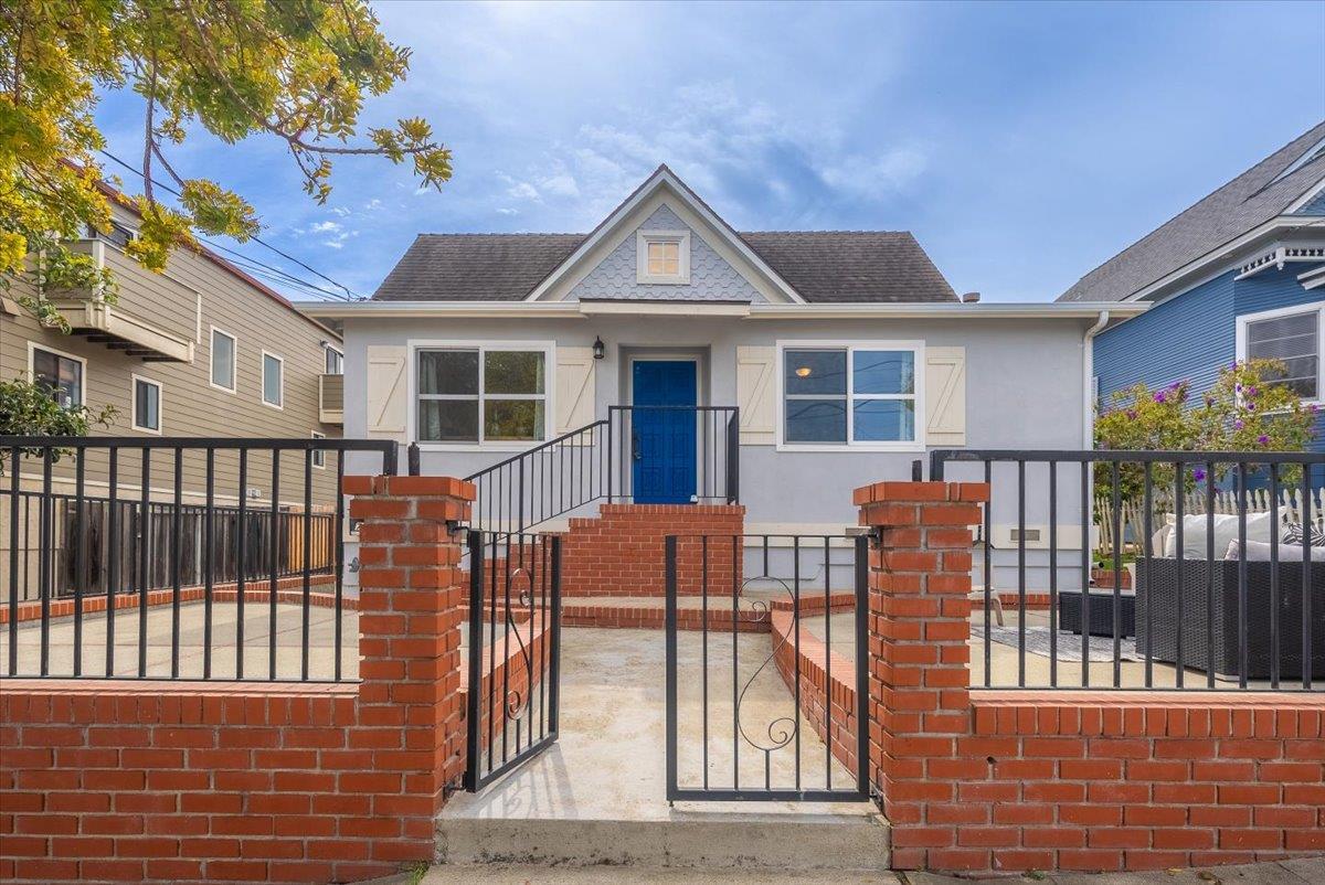 Detail Gallery Image 7 of 69 For 739 W Franklin St, Monterey,  CA 93940 - – Beds | – Baths