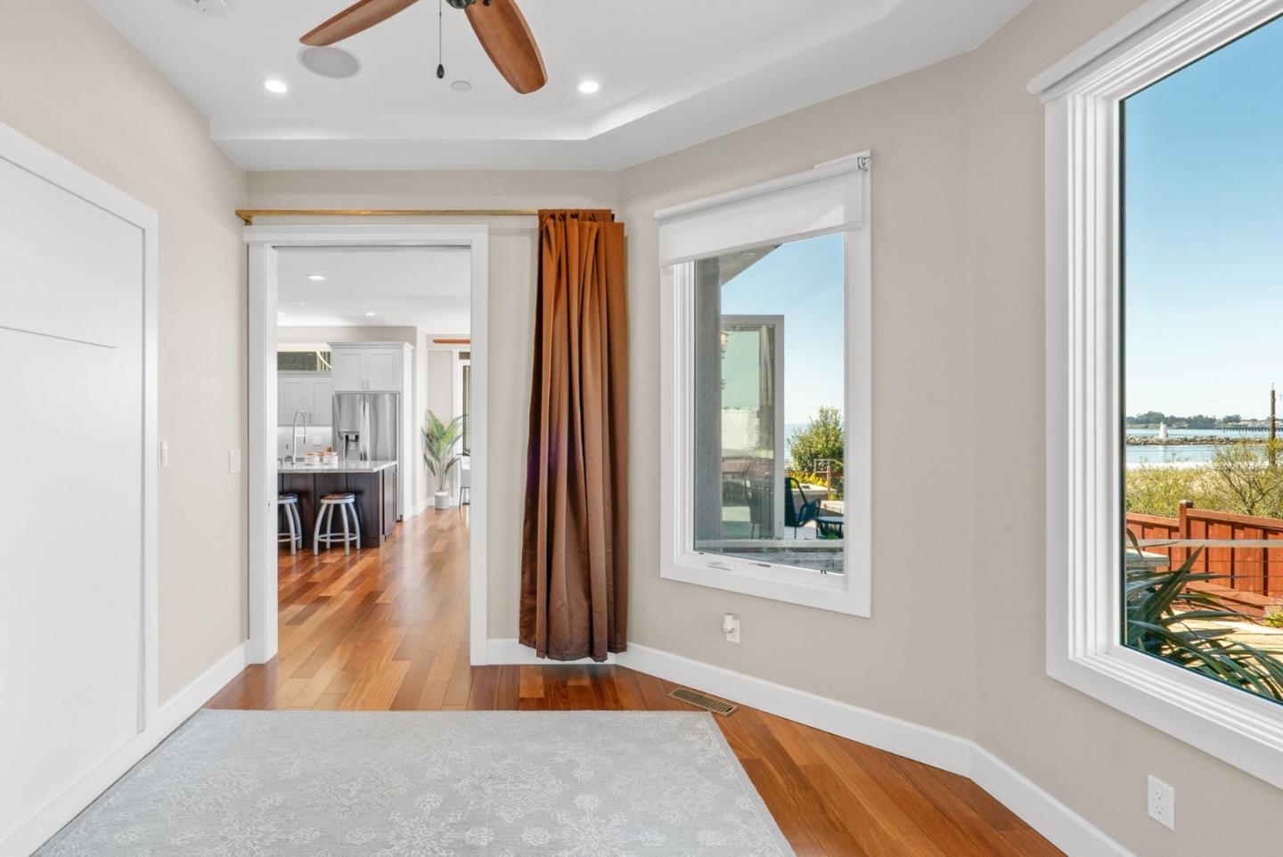 Detail Gallery Image 20 of 70 For 2974 E Cliff Dr, Santa Cruz,  CA 95062 - 3 Beds | 3 Baths