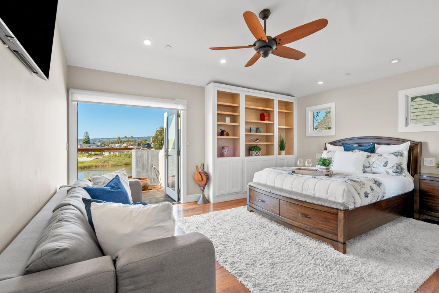Detail Gallery Image 29 of 70 For 2974 E Cliff Dr, Santa Cruz,  CA 95062 - 3 Beds | 3 Baths