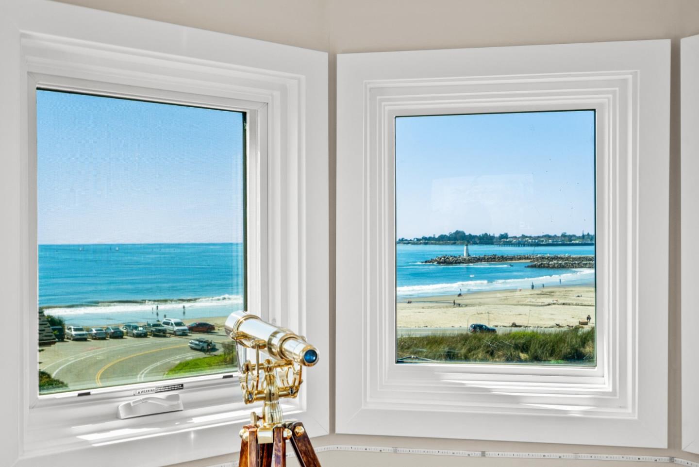 Detail Gallery Image 3 of 70 For 2974 E Cliff Dr, Santa Cruz,  CA 95062 - 3 Beds | 3 Baths