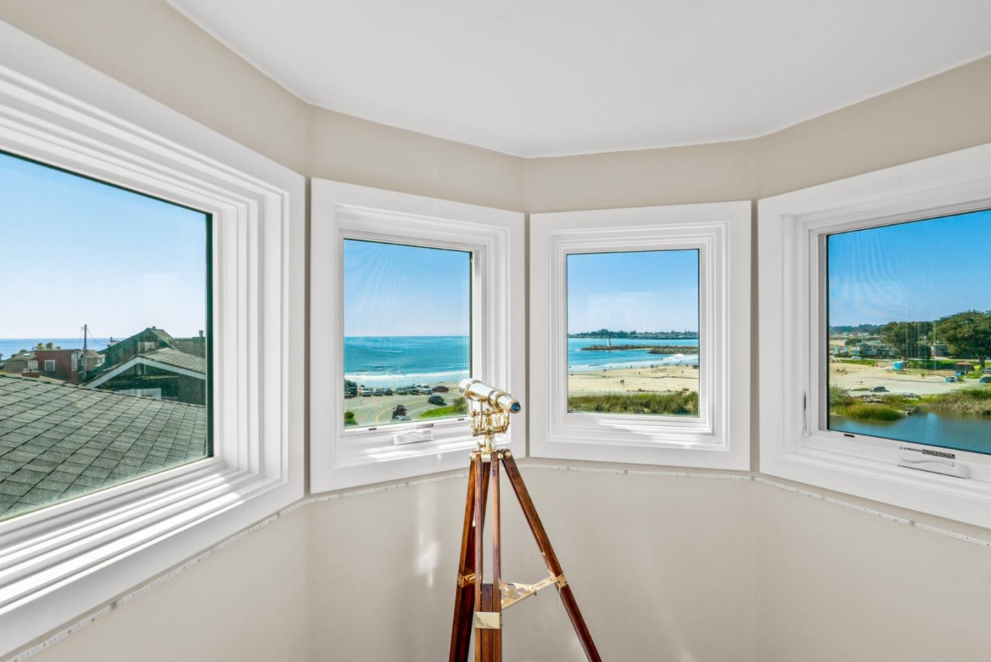 Detail Gallery Image 32 of 70 For 2974 E Cliff Dr, Santa Cruz,  CA 95062 - 3 Beds | 3 Baths