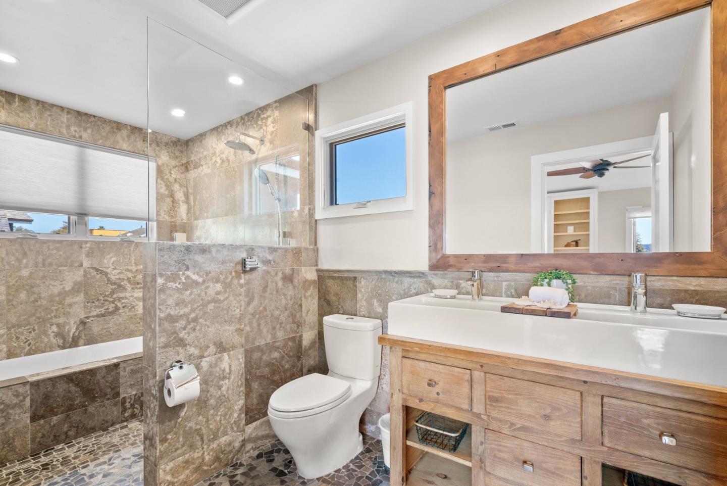 Detail Gallery Image 33 of 70 For 2974 E Cliff Dr, Santa Cruz,  CA 95062 - 3 Beds | 3 Baths