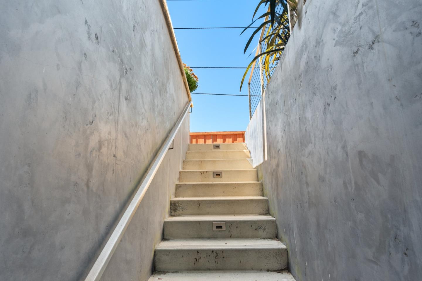 Detail Gallery Image 48 of 70 For 2974 E Cliff Dr, Santa Cruz,  CA 95062 - 3 Beds | 3 Baths