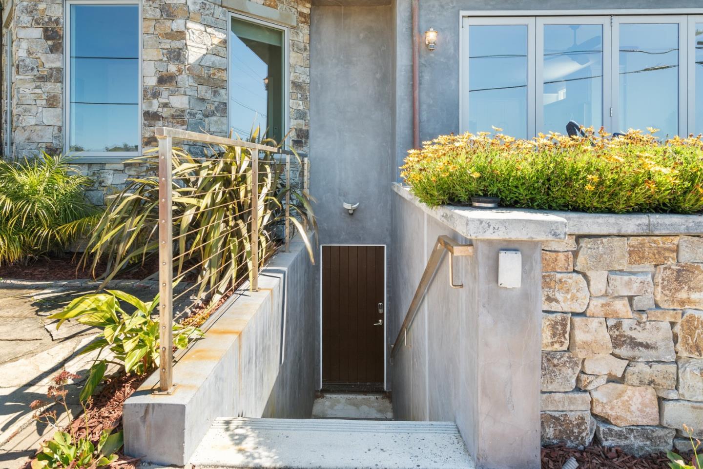 Detail Gallery Image 50 of 70 For 2974 E Cliff Dr, Santa Cruz,  CA 95062 - 3 Beds | 3 Baths