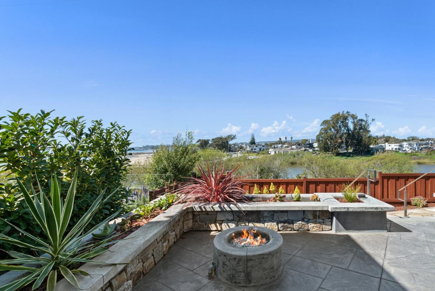 Detail Gallery Image 53 of 70 For 2974 E Cliff Dr, Santa Cruz,  CA 95062 - 3 Beds | 3 Baths